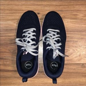 APL size 8 women’s sneakers